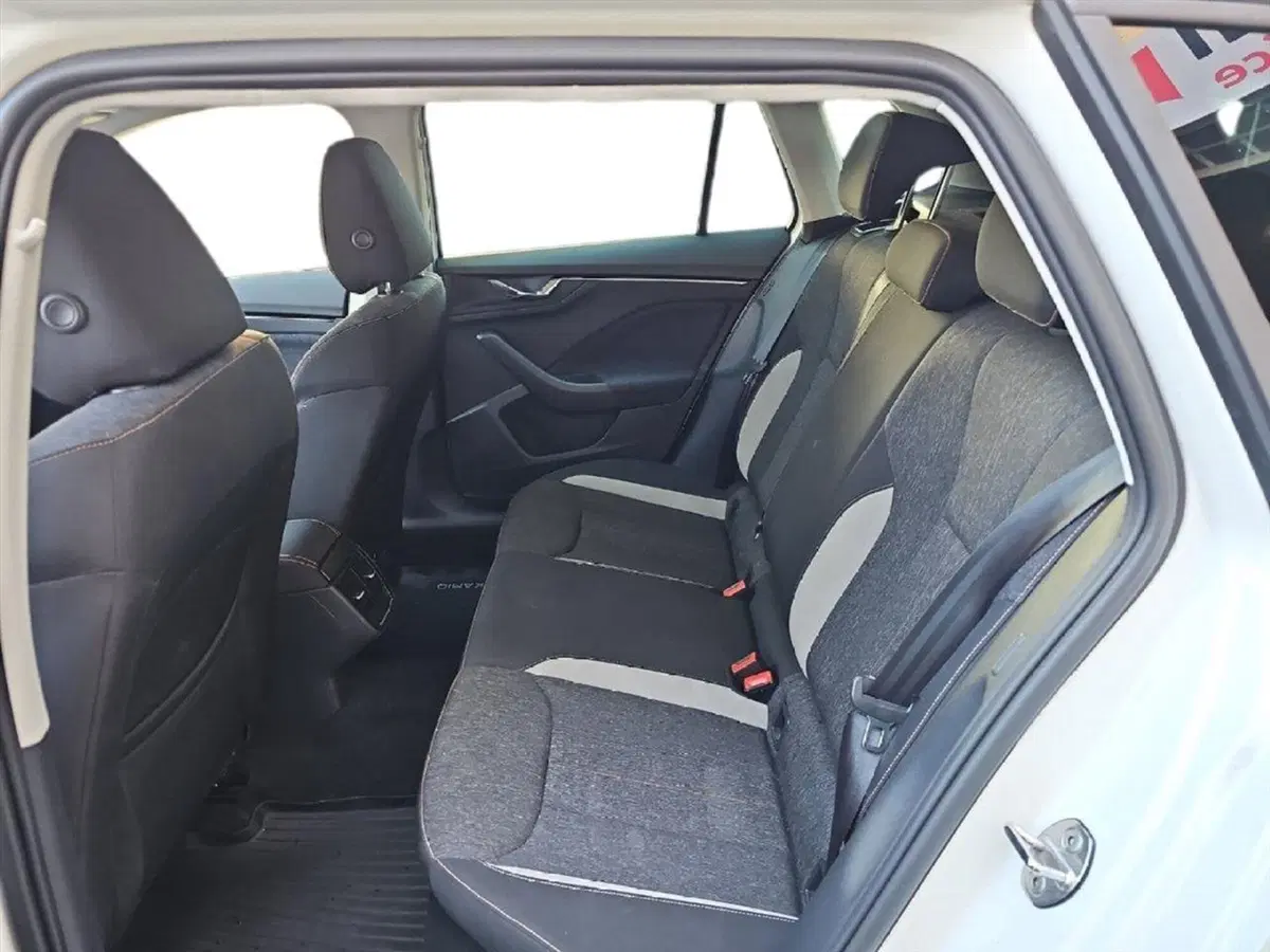Skoda Kamiq usata a Lecco (12)