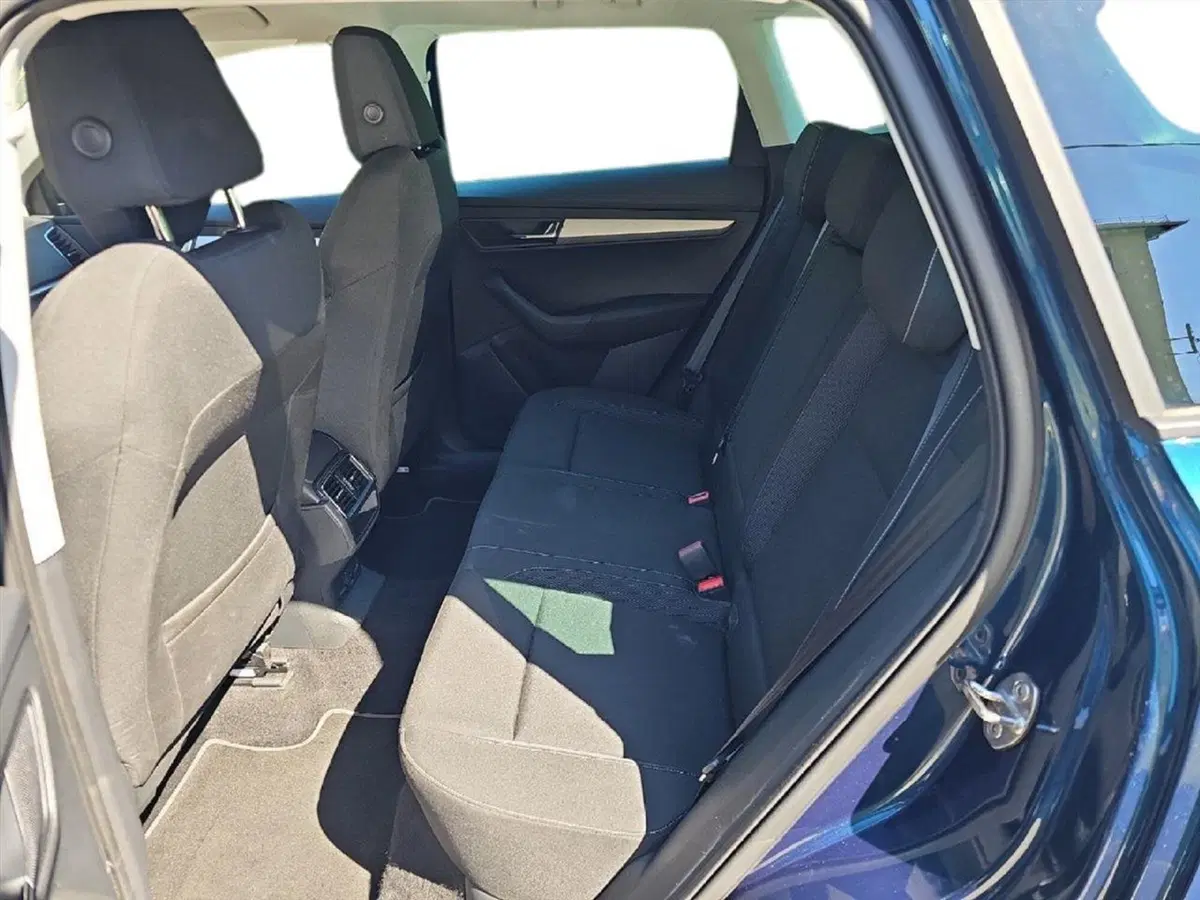 Skoda Karoq usata a Lecco (11)