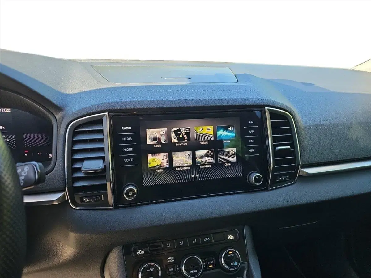 Skoda Karoq usata a Lecco (12)