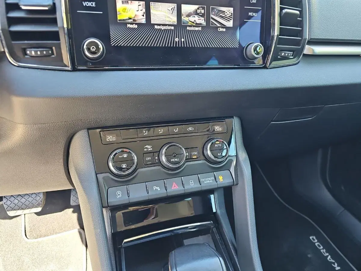 Skoda Karoq usata a Lecco (13)
