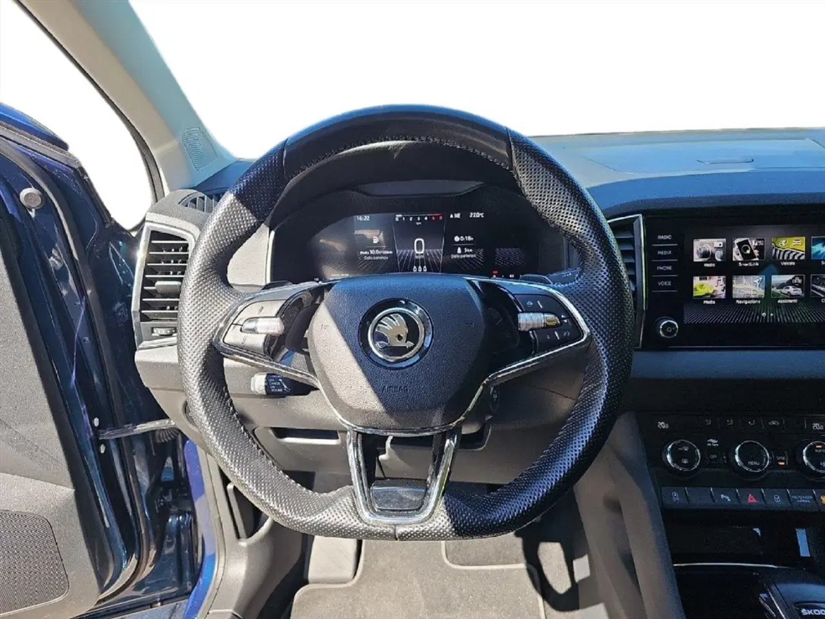 Skoda Karoq usata a Lecco (9)