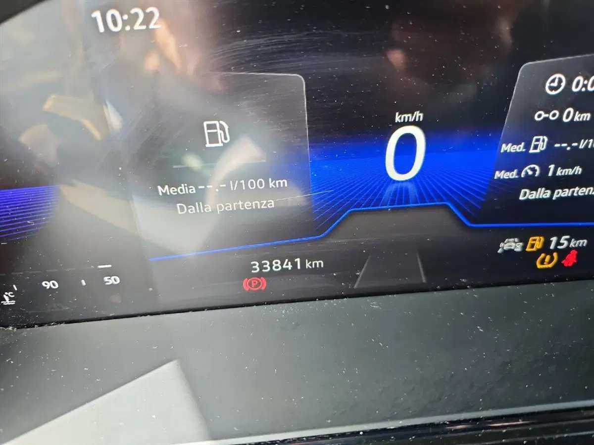 Volkswagen T-Cross usata a Lecco (13)