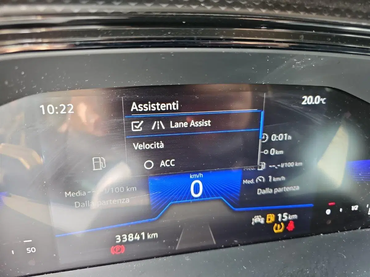 Volkswagen T-Cross usata a Lecco (15)