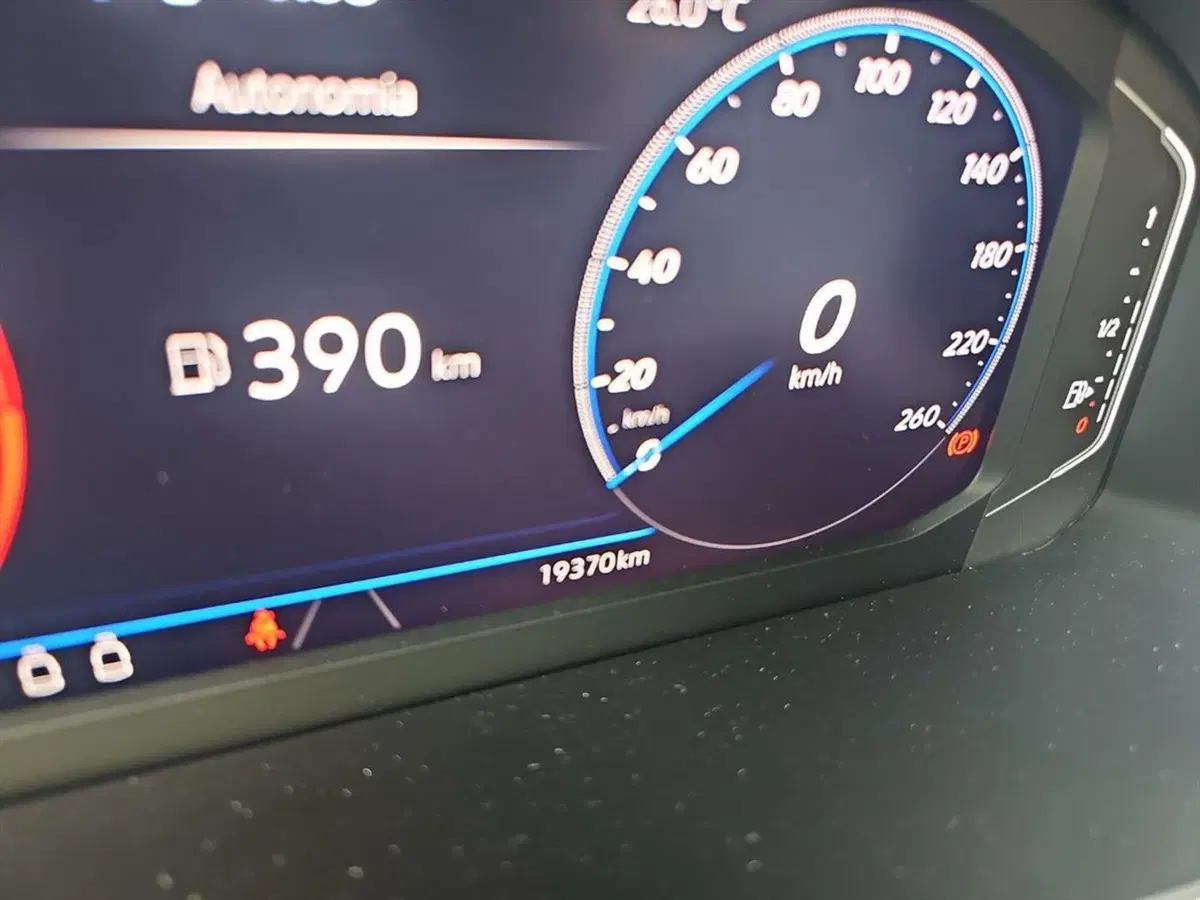 Volkswagen T-Roc usata a Lecco (12)