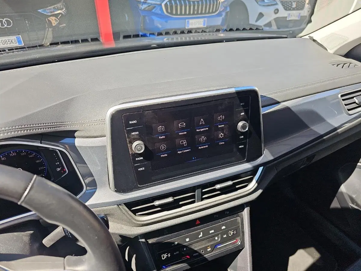 Volkswagen T-Roc usata a Lecco (13)
