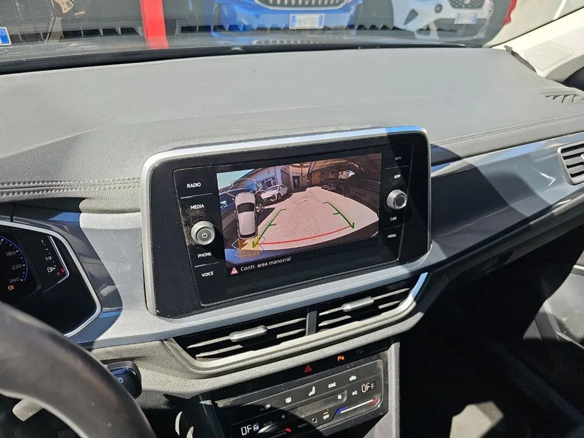 Volkswagen T-Roc usata a Lecco (16)