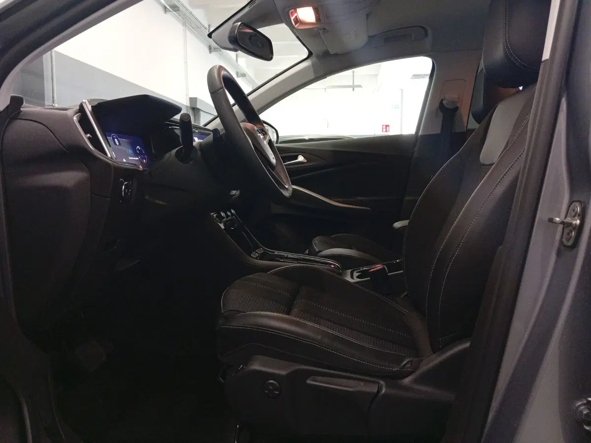 Opel Grandland usata a Varese (9)