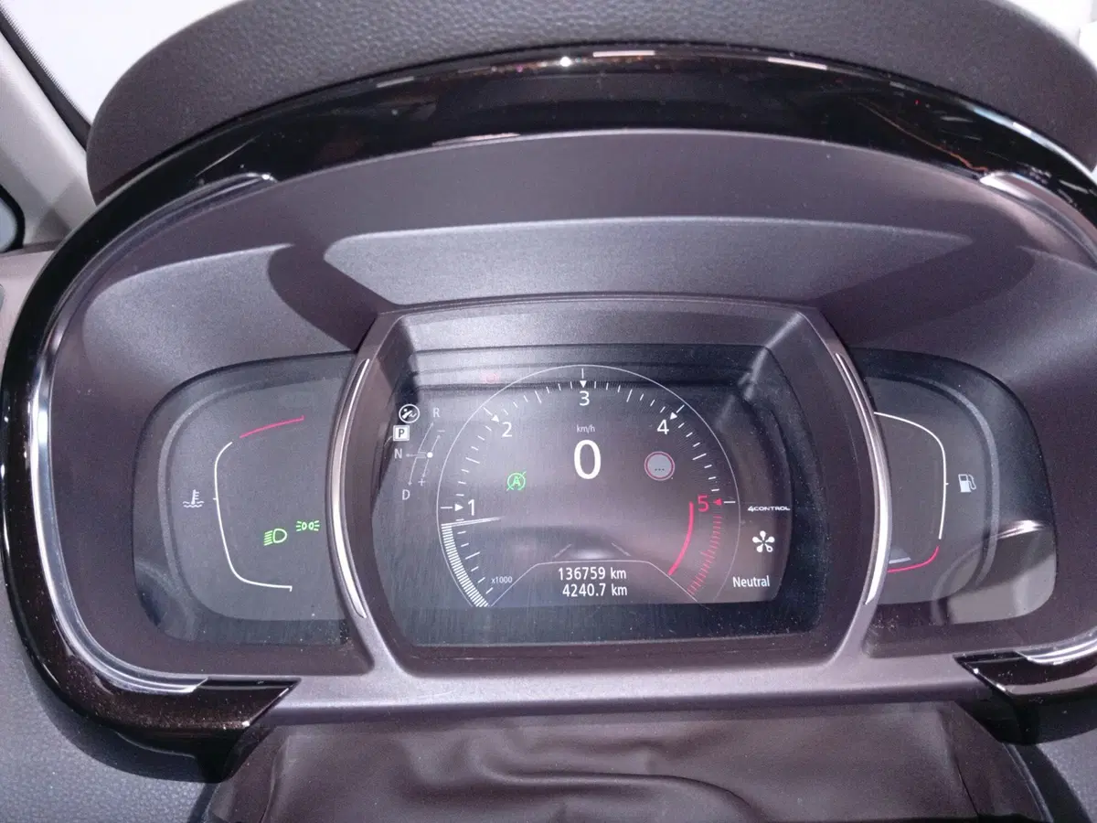 Renault Espace usata a Varese (11)