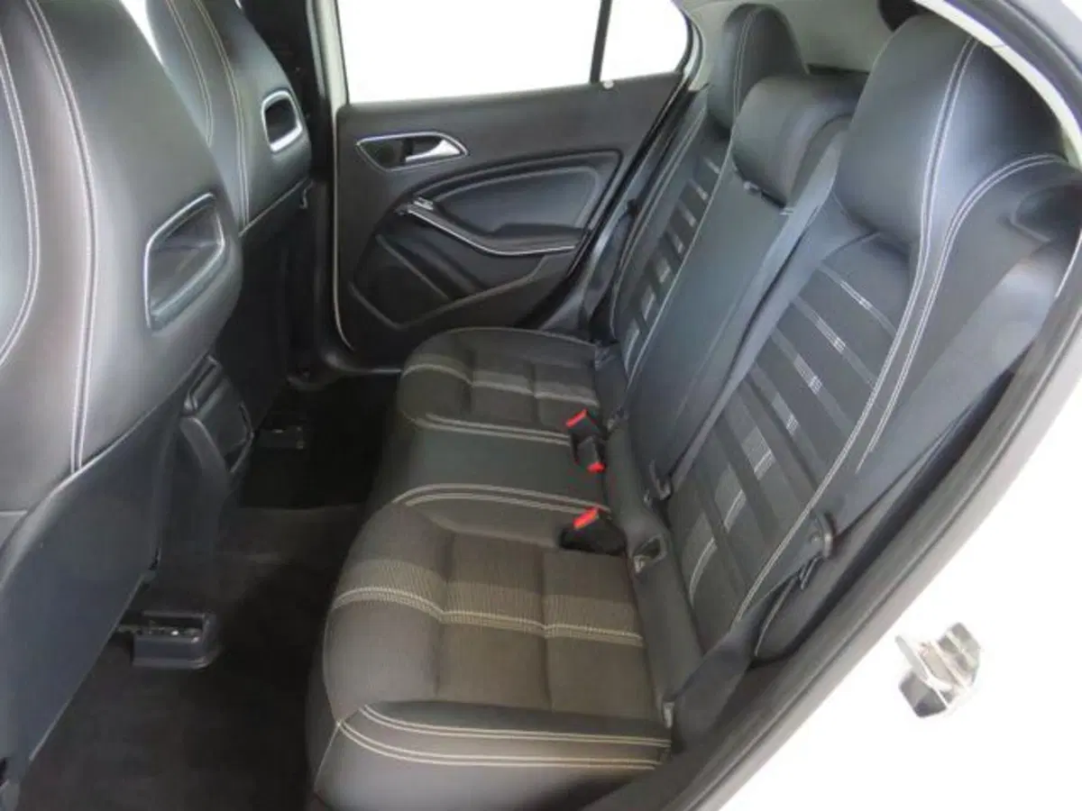 Mercedes-Benz GLA SUV usata a Lodi (11)