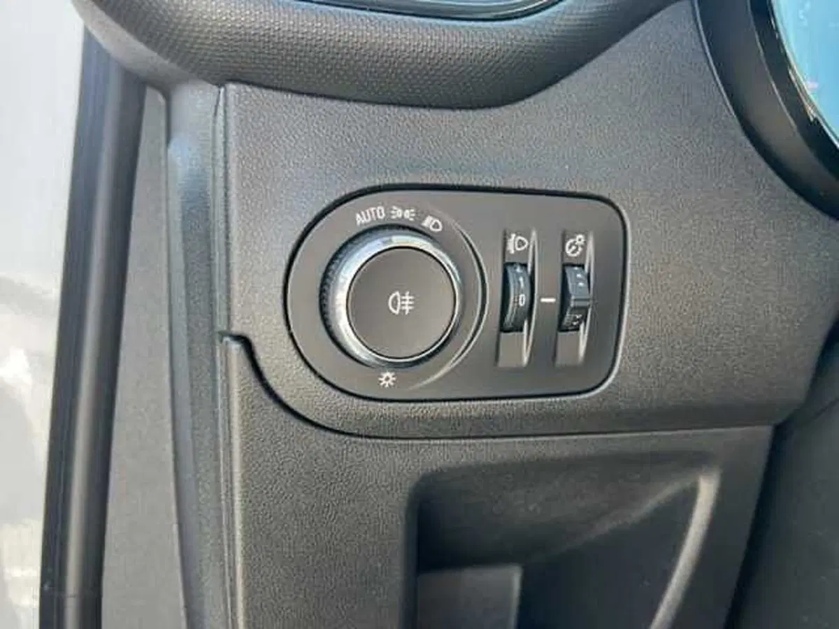 Opel Crossland X usata a Ravenna (17)