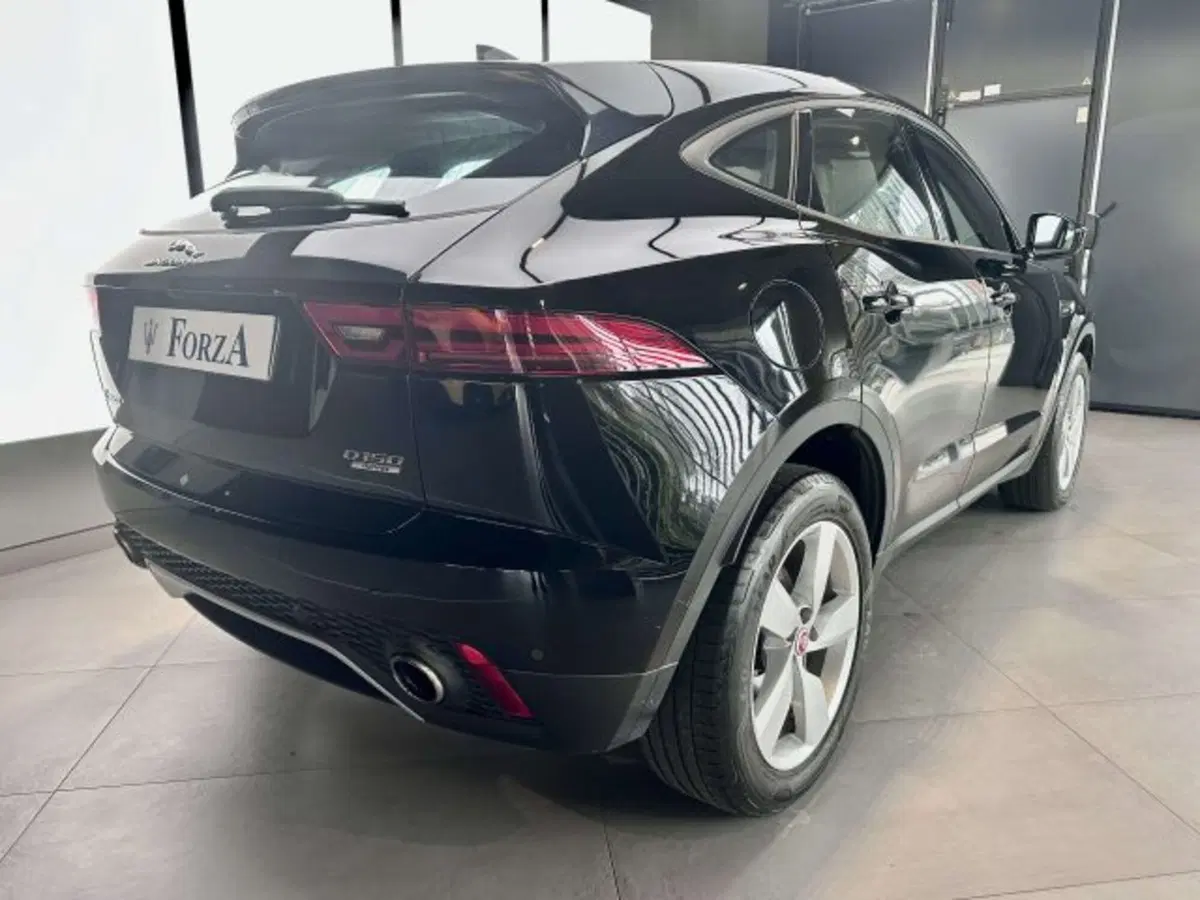 Jaguar E-Pace usata a Torino (6)
