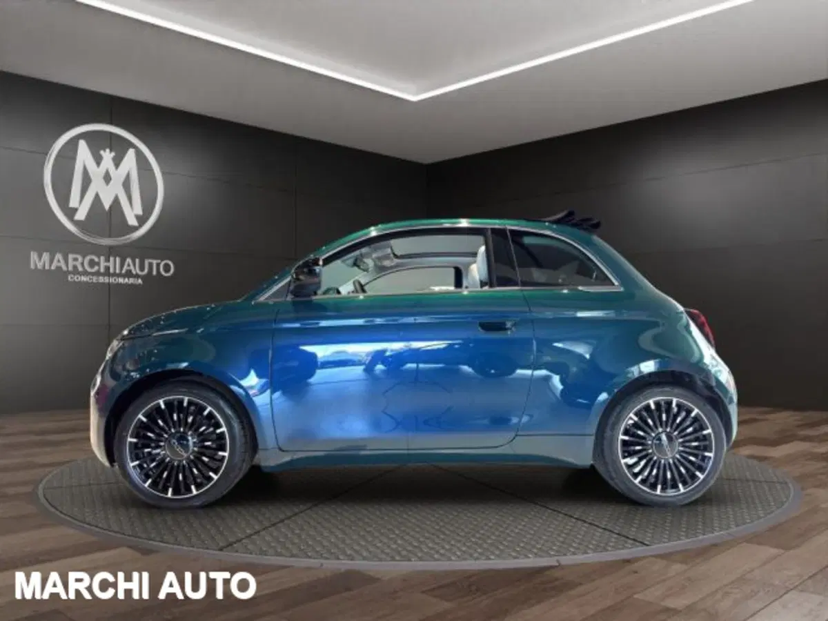 Fiat 500C Cabrio nuova a Perugia (8)