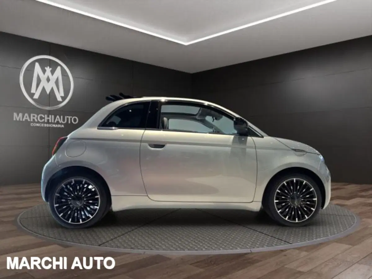 Fiat 500C Cabrio nuova a Perugia (4)