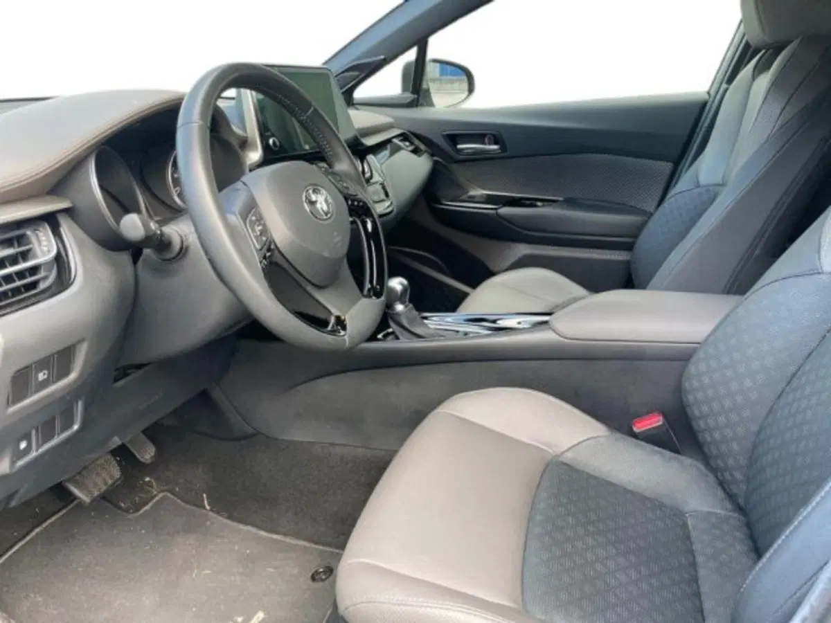 Toyota Toyota C-HR usata a Vercelli (7)