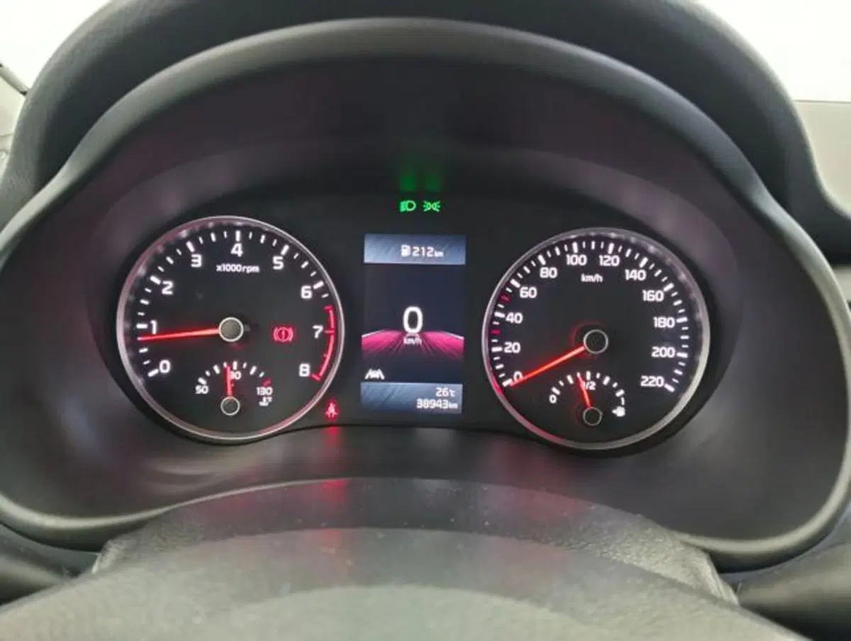 Kia Stonic usata a Como (11)