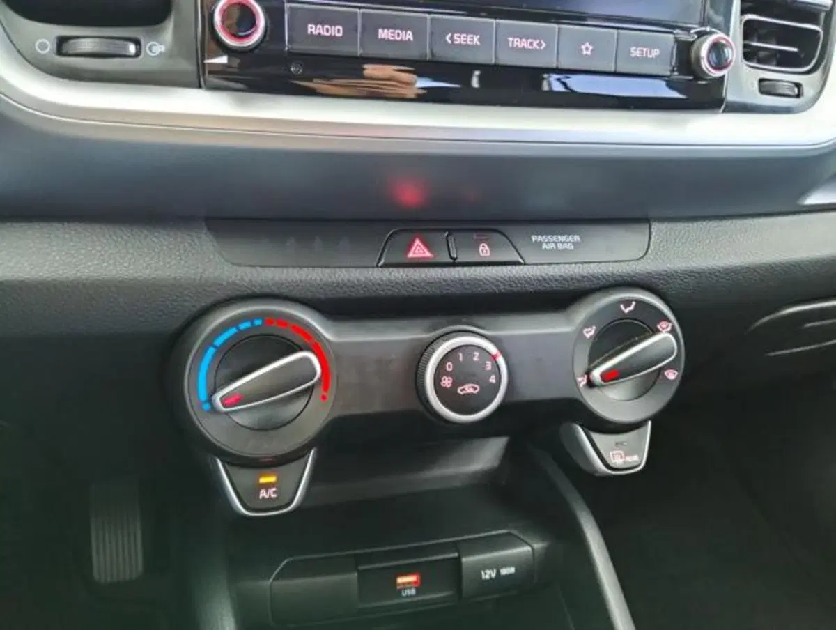 Kia Stonic usata a Como (16)