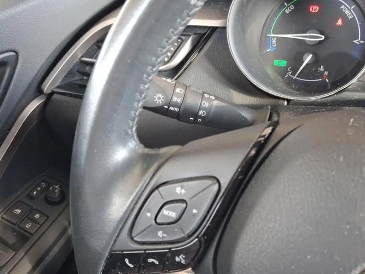 Toyota Toyota C-HR usata a Roma (17)