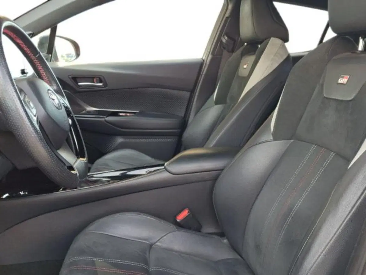 Toyota Toyota C-HR usata a Roma (17)