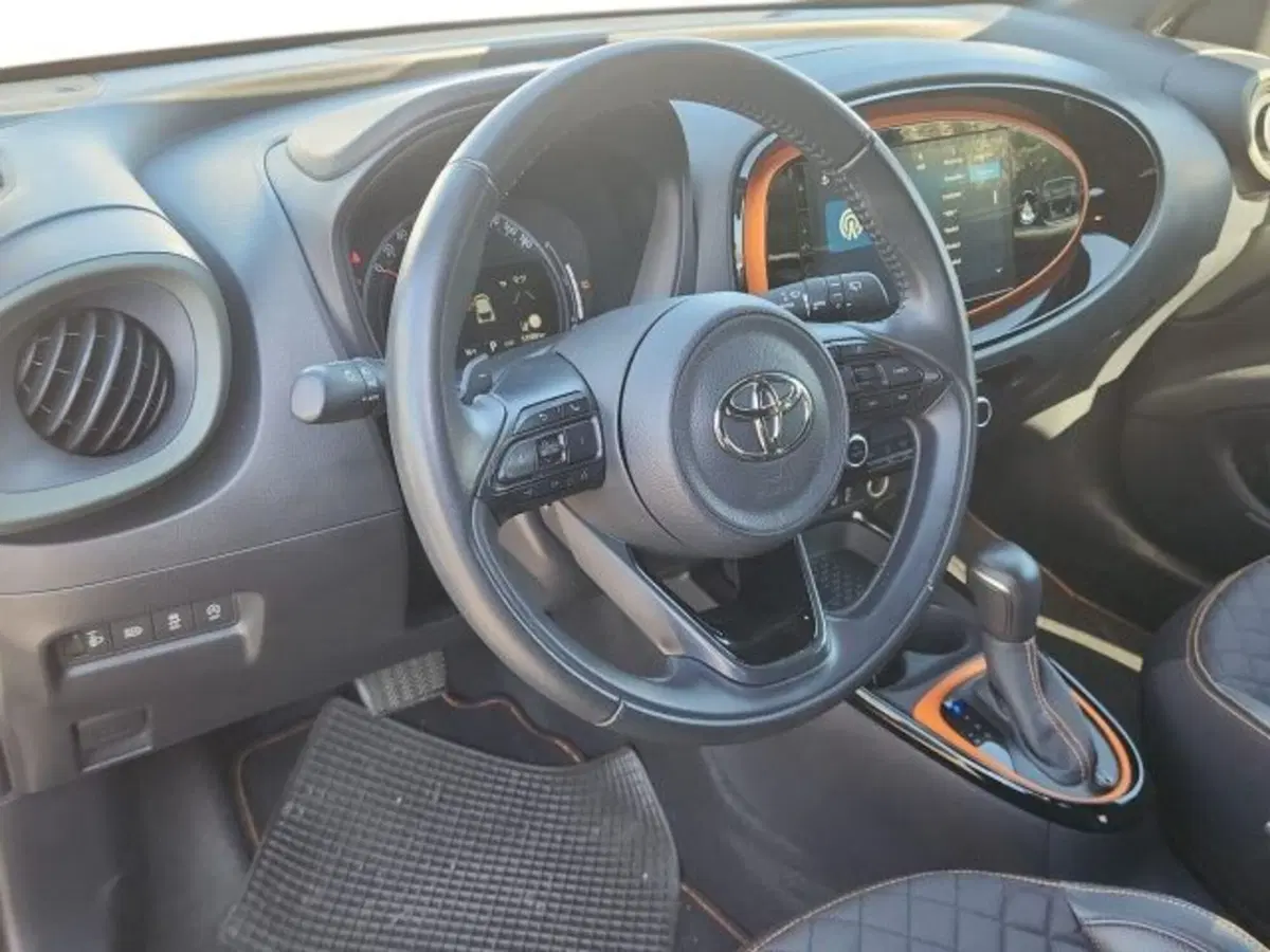 Toyota Aygo X usata a Roma (6)