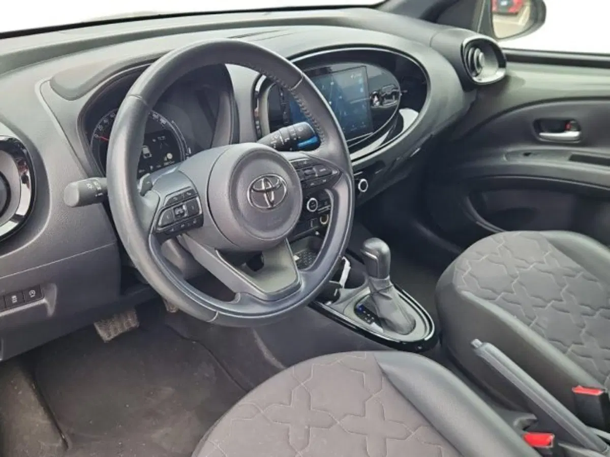 Toyota Aygo X usata a Roma (7)