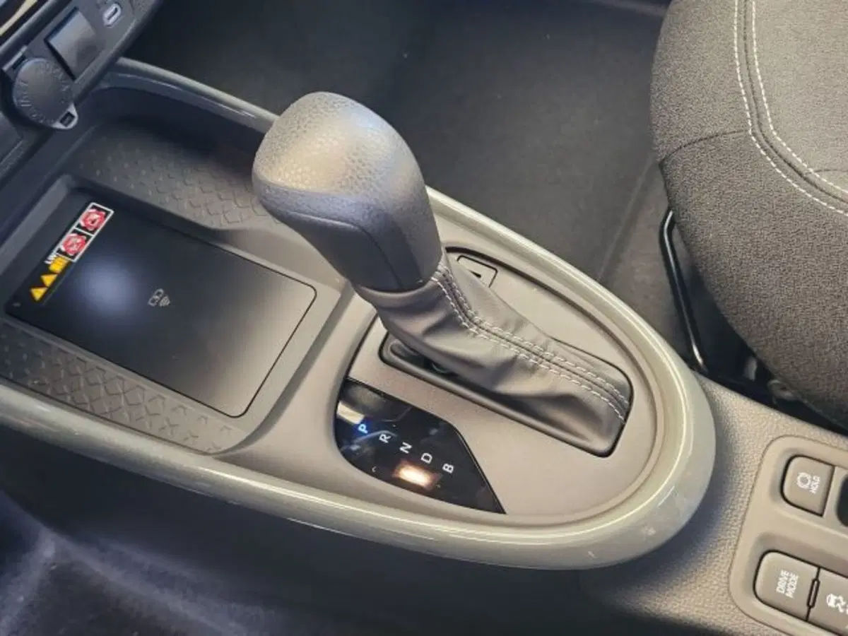 Toyota Aygo X nuova a Roma (15)