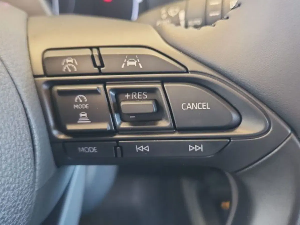 Toyota Aygo X nuova a Roma (17)