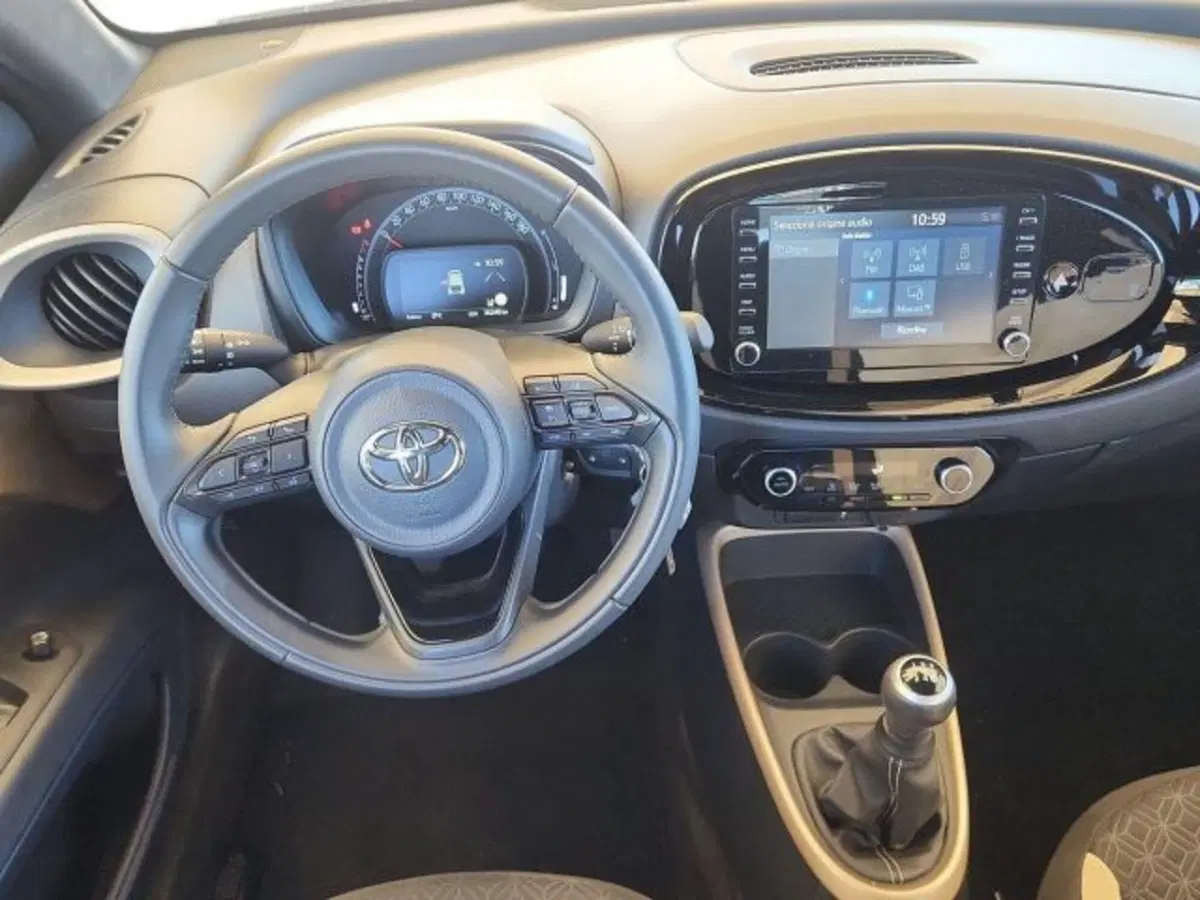 Toyota Aygo X usata a Roma (8)