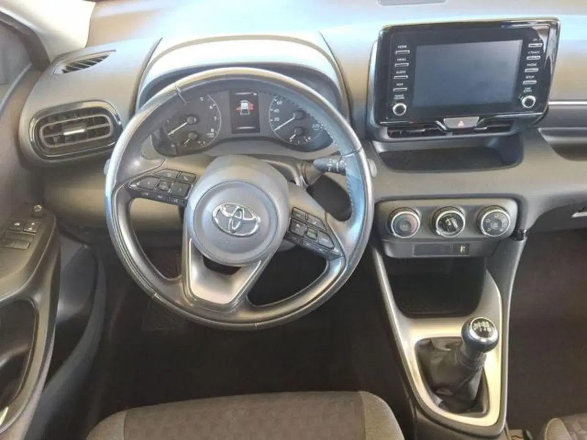 Toyota Yaris usata a Roma (8)
