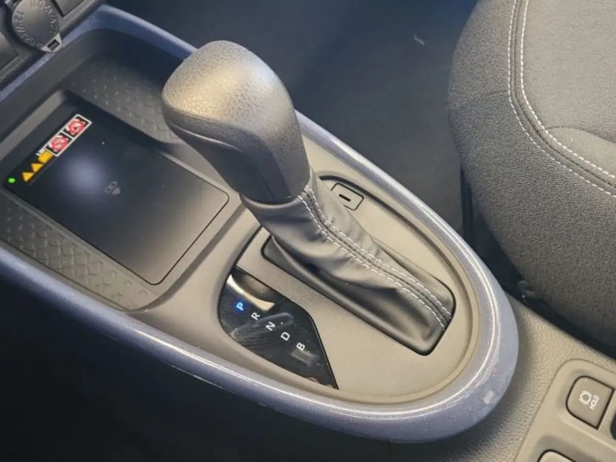 Toyota Aygo X nuova a Roma (15)
