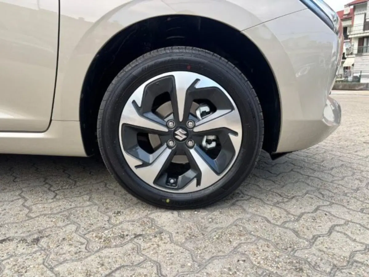 Suzuki Swift nuova a Cuneo (7)