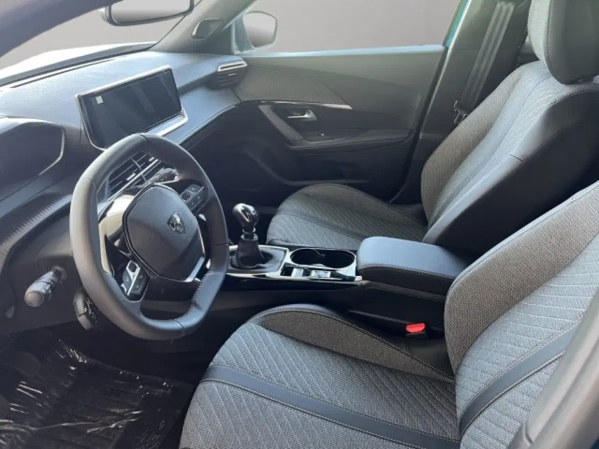 Peugeot 2008 nuova a Perugia (10)