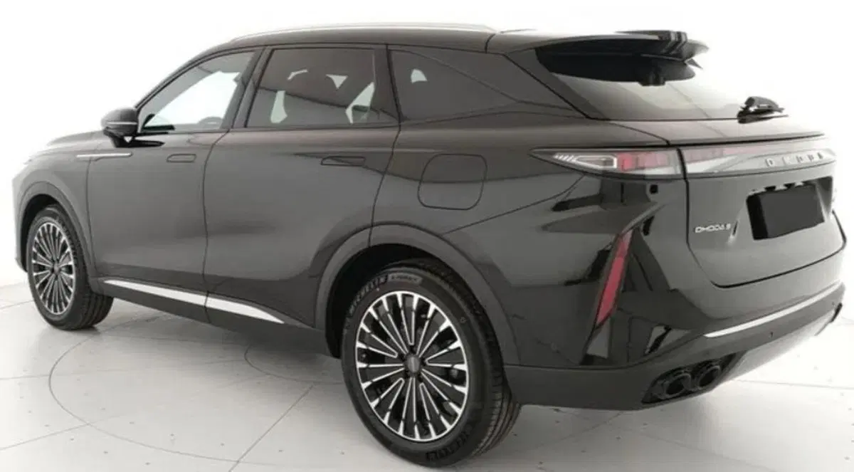 Omoda Omoda 9 SHS-P nuova a Bologna (7)