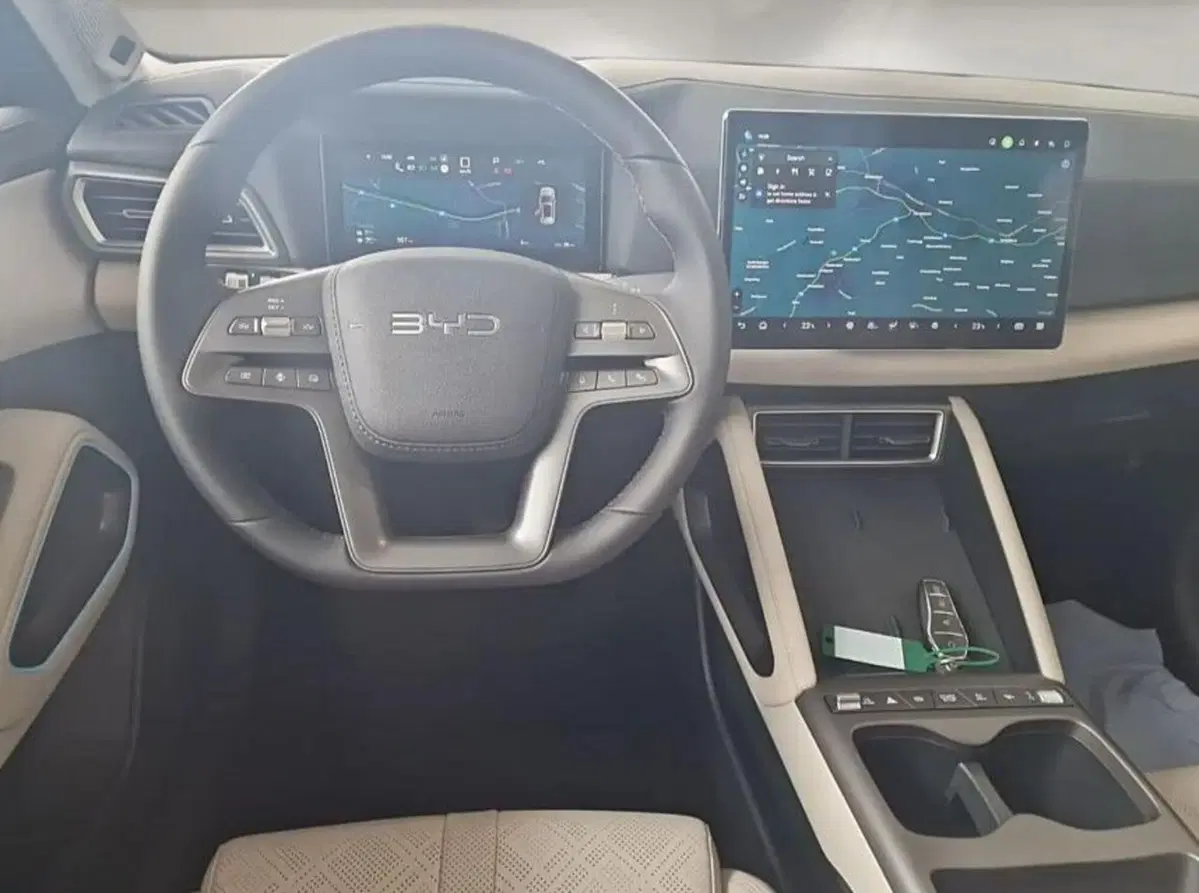 Byd Atto 2 DM-i nuova a Bologna (8)