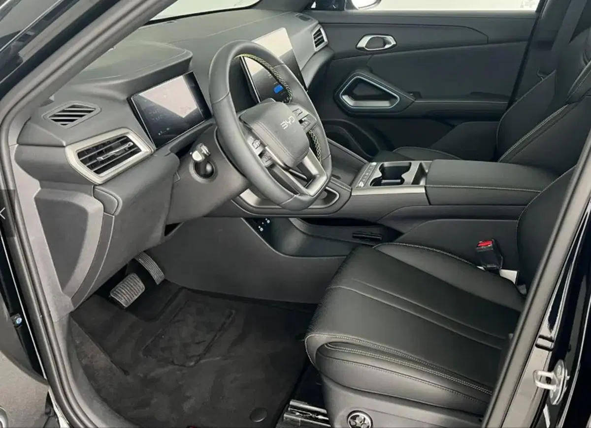 Byd Atto 2 DM-i nuova a Bologna (8)