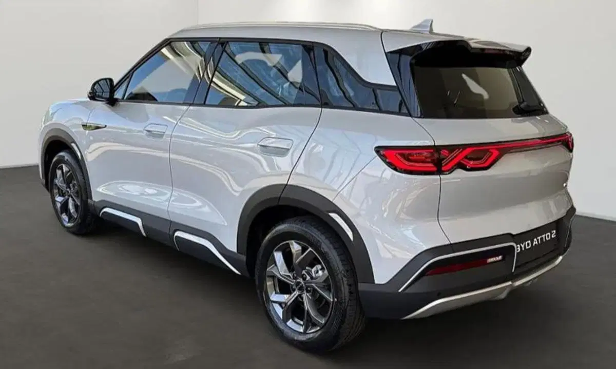 Byd Atto 2 DM-i nuova a Bologna (4)