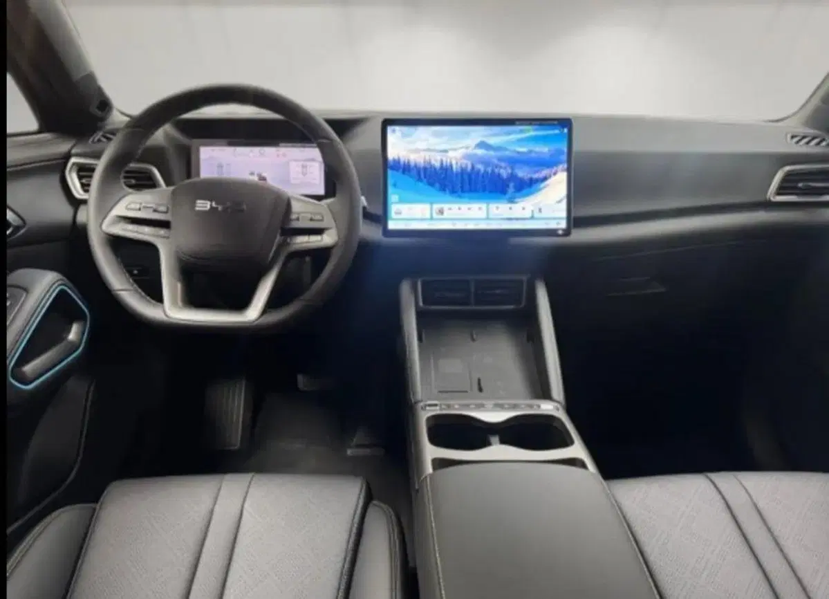 Byd Atto 2 DM-i nuova a Bologna (11)