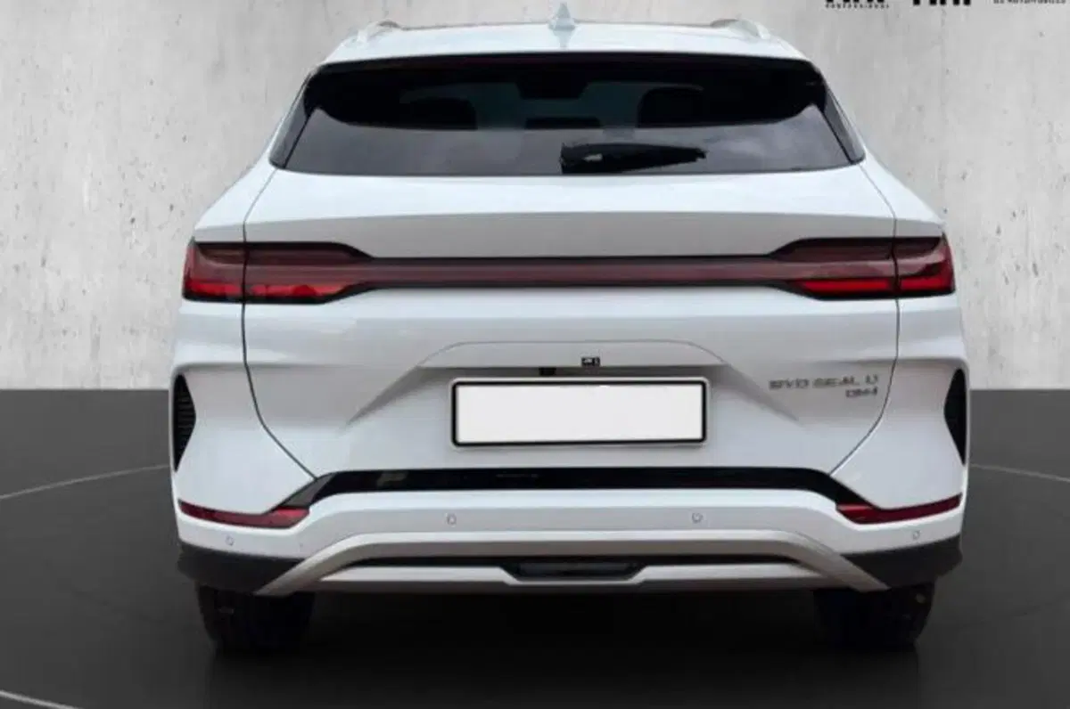 Byd Seal U DM-i nuova a Bologna (4)
