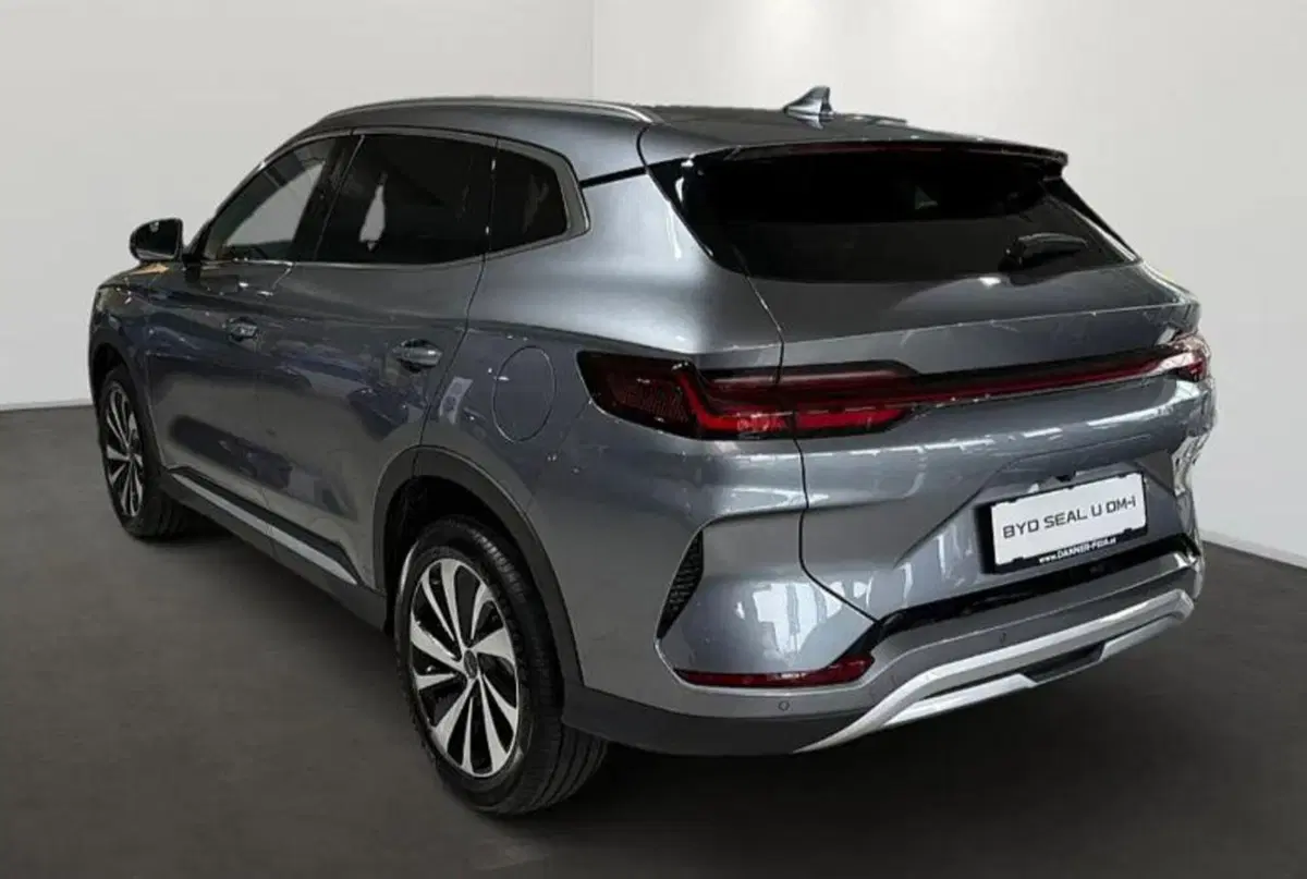 Byd Seal U DM-i nuova a Bologna (4)