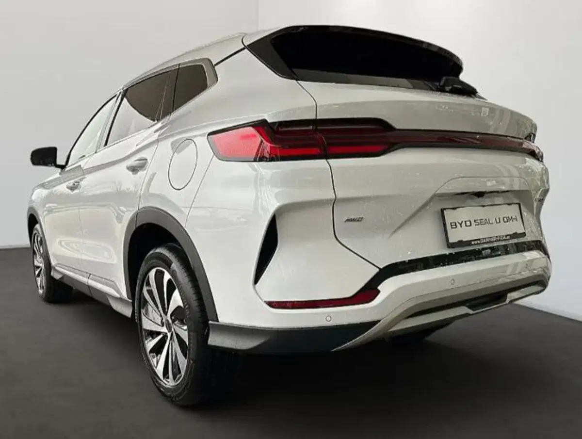 Byd Seal U DM-i nuova a Bologna (3)