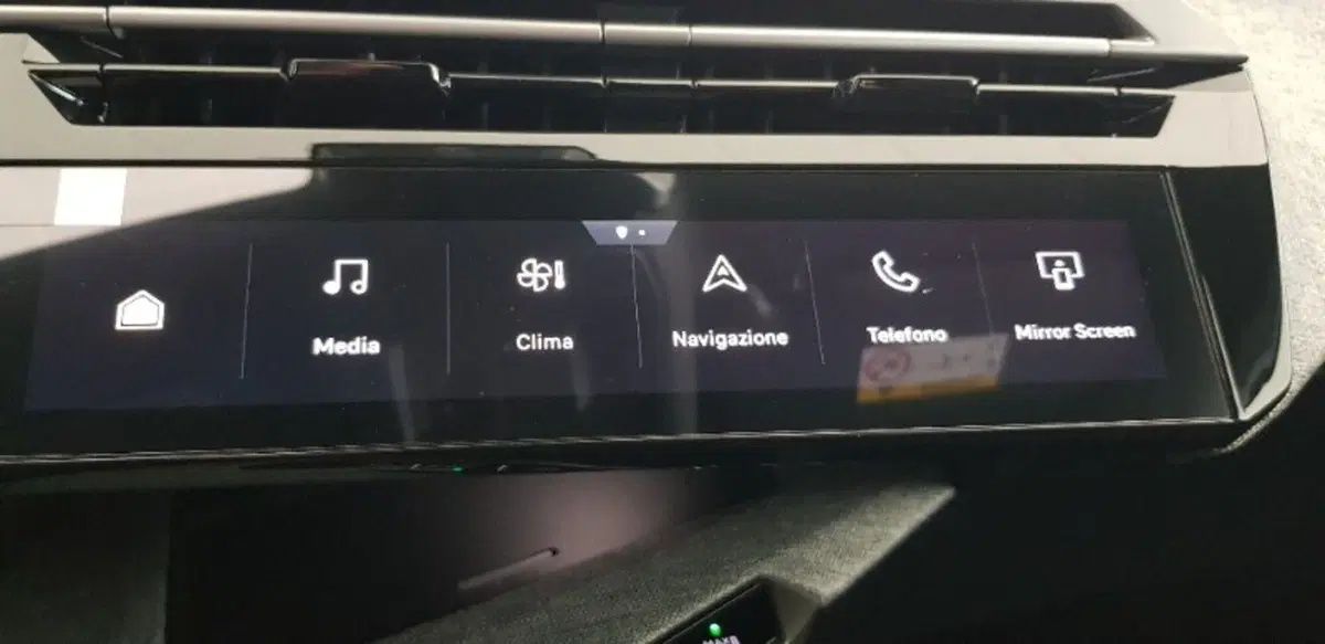 Peugeot 3008 nuova a Pordenone (12)
