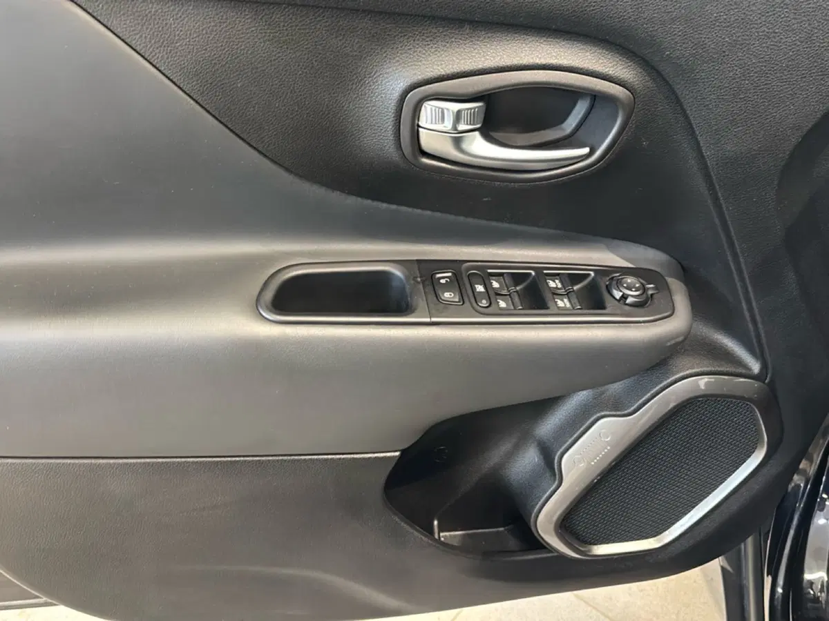 Jeep Renegade usata a Bologna (16)