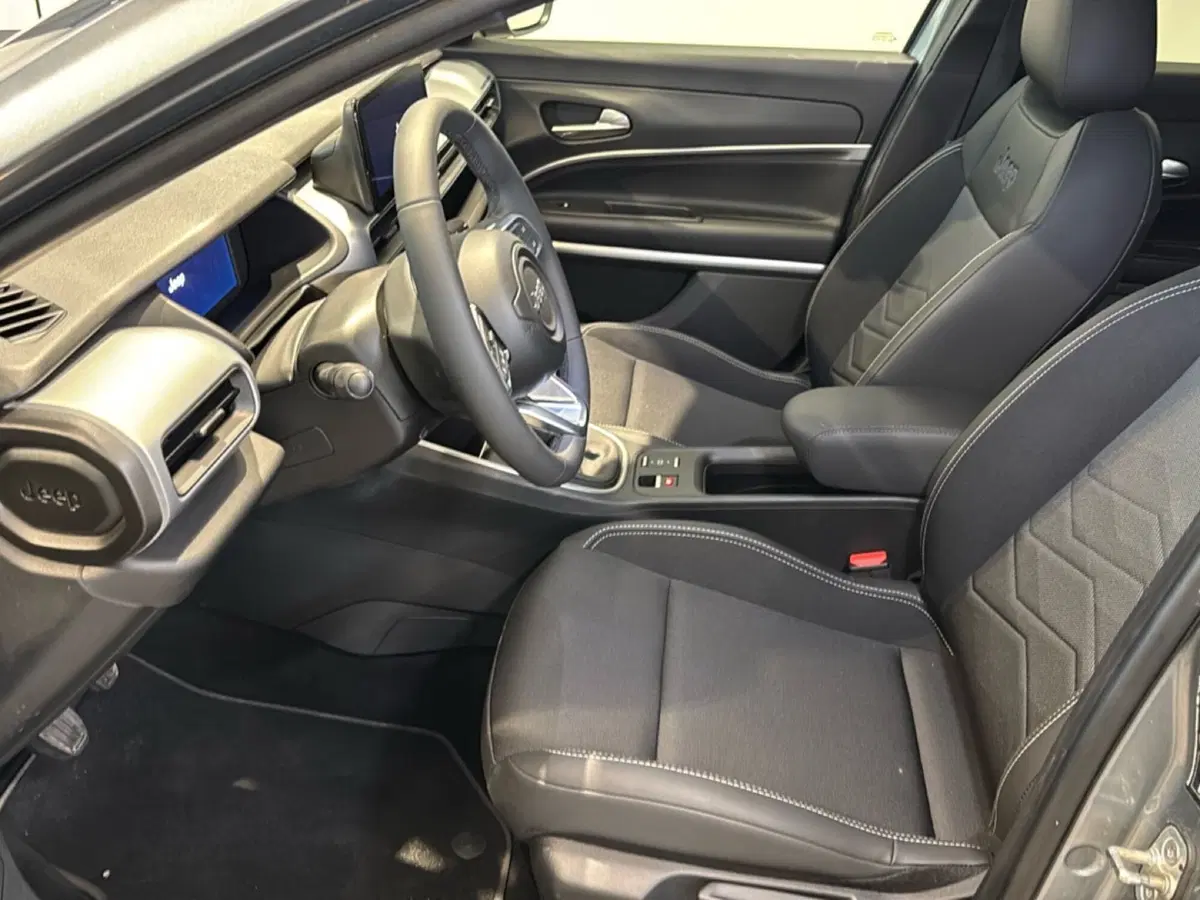 Jeep Avenger usata a Bologna (9)