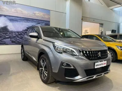 Peugeot 3008 PureTech Turbo 130 S&amp;S Allure Pack del 2020 usata a Milano