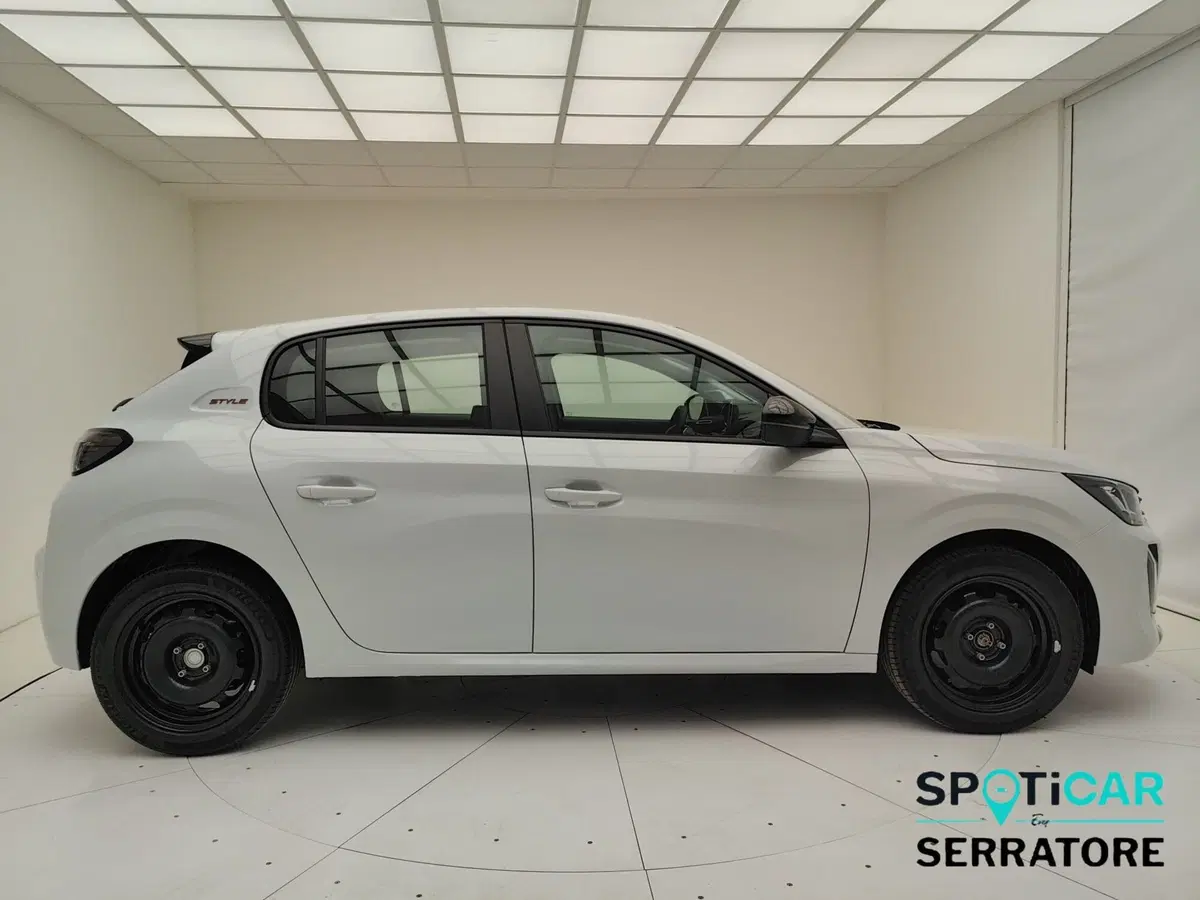 Peugeot 208 nuova a Como (18)