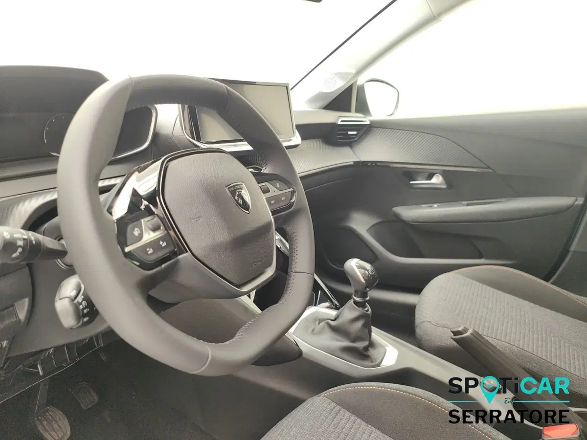 Peugeot 208 nuova a Como (8)