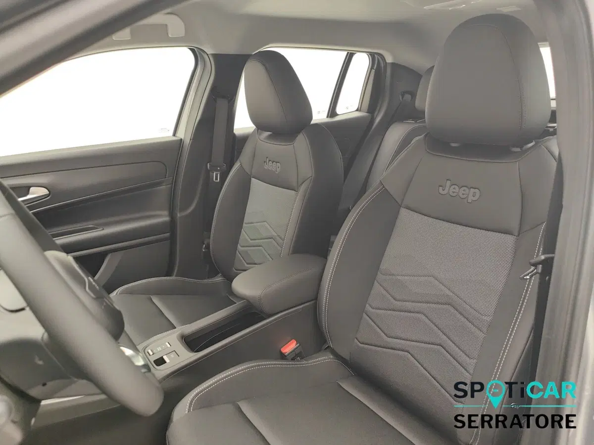 Jeep Avenger nuova a Como (10)
