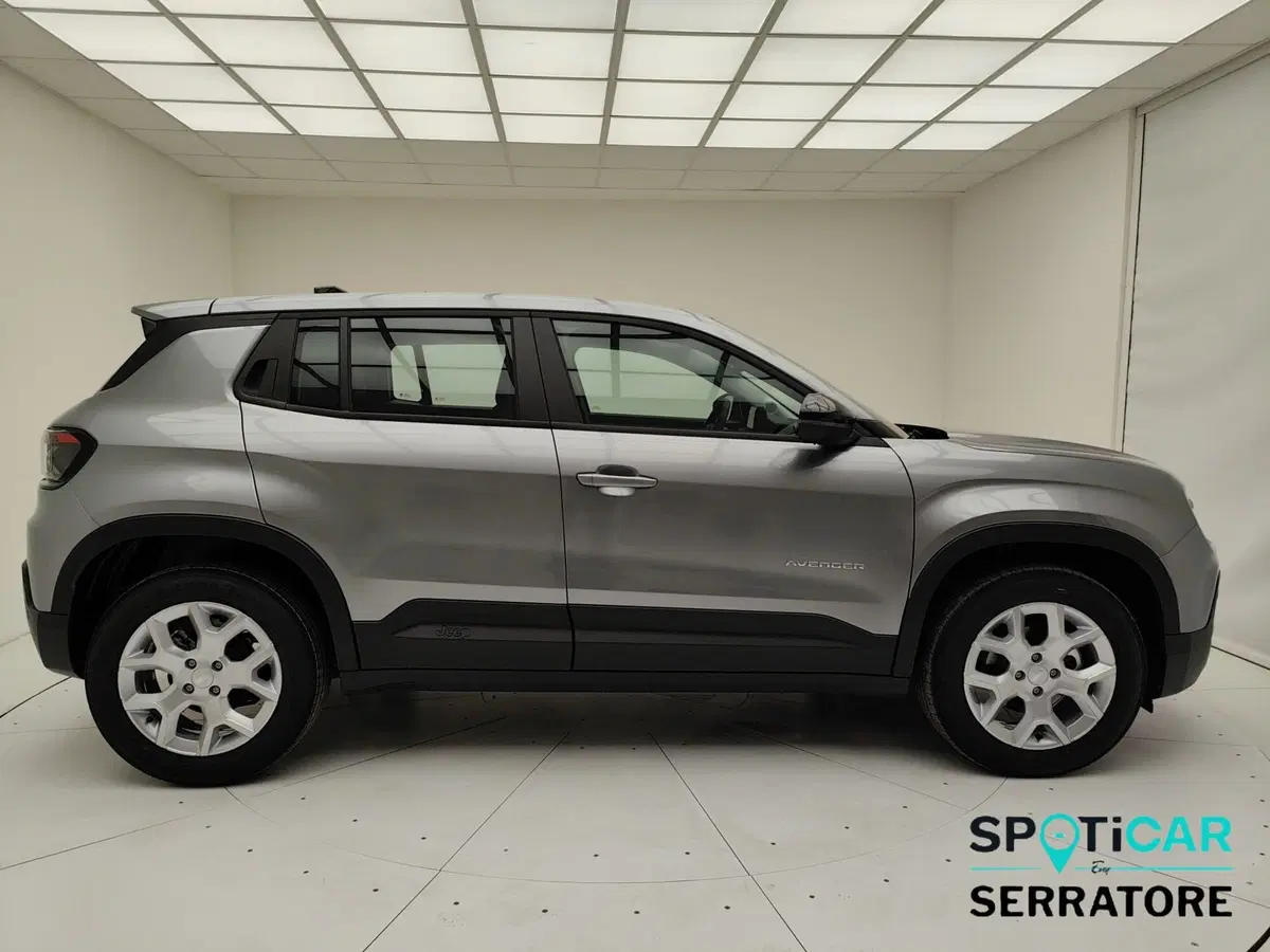 Jeep Avenger nuova a Como (17)