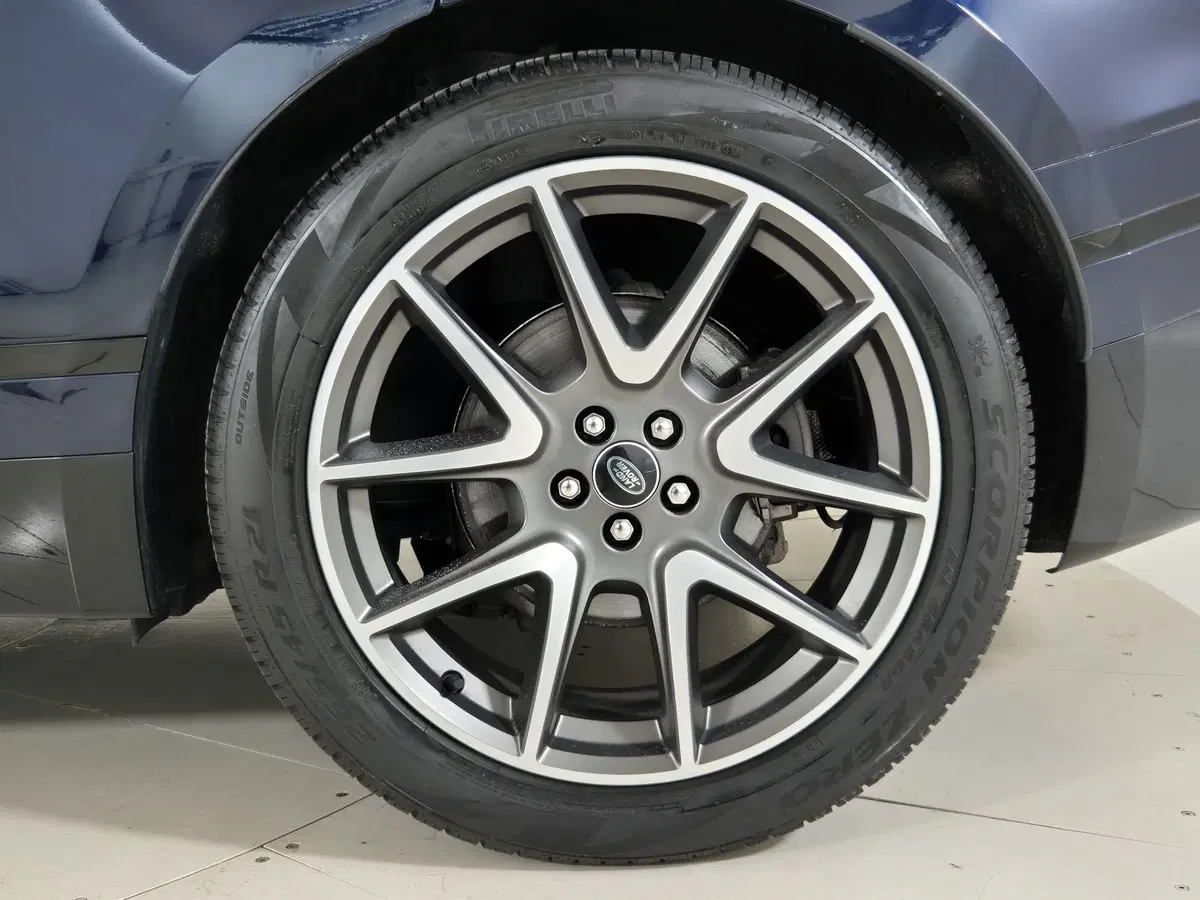 Land Rover Range Rover Velar usata a Torino (9)
