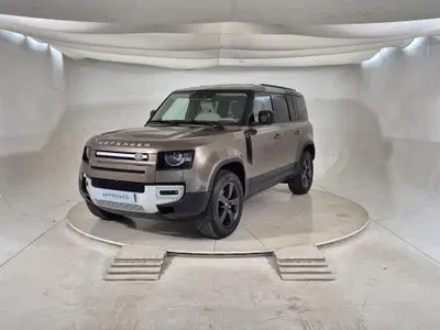 Land Rover Defender 110 3.0d i6 mhev SE awd 200cv auto 6p.ti del 2023 usata a Settimo Torinese