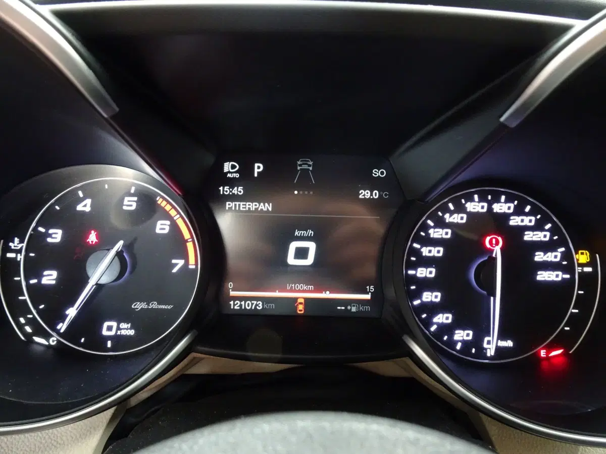 Alfa Romeo Giulia usata a Treviso (17)